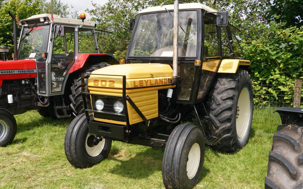 Leyland 802 in Golden Harvest