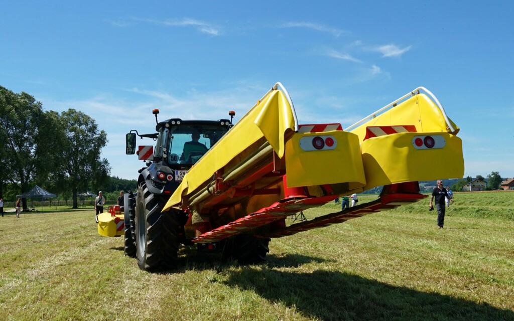 H series mowers in transport position